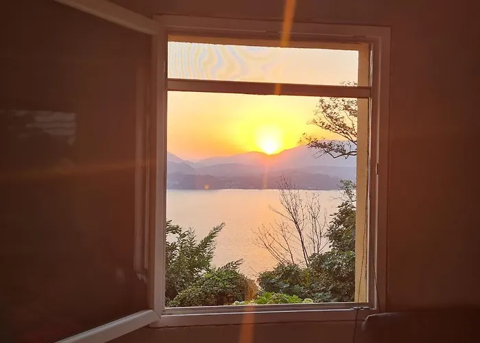 Civico 25, Carcioni - * Belgirate